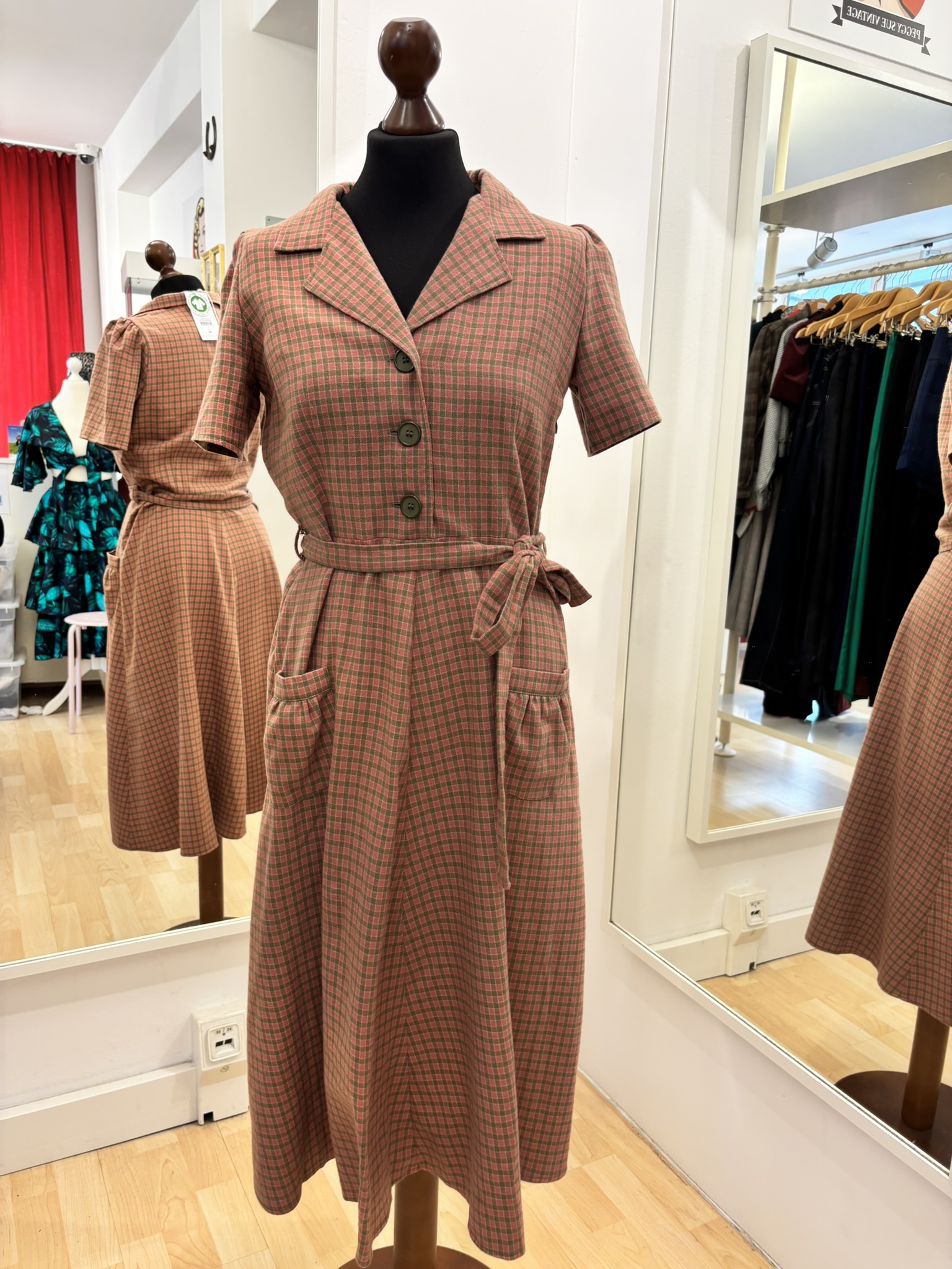 Very Cherry Revers Dress Midi Rosewood Tartan